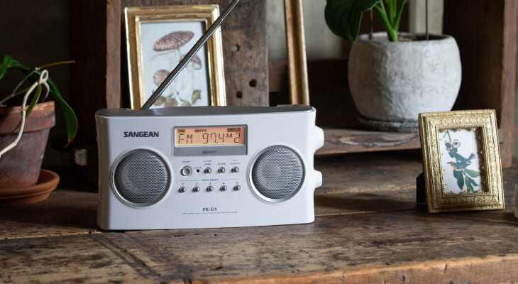 Sangean PR-D5 AM / FM-Stereo Digital Tuning Radio